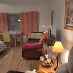Διαμέρισμα Quiet Flat With Terrace And Garden