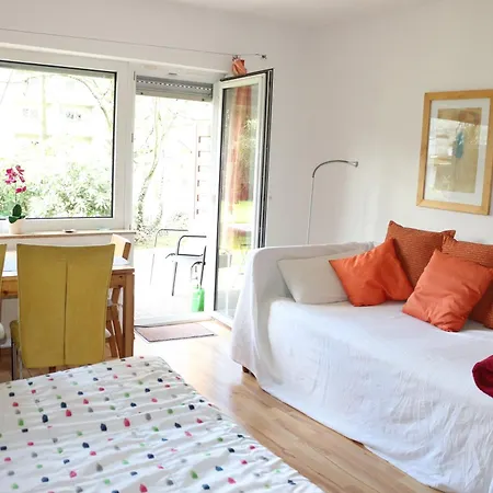 Quiet Flat With Terrace And Garden Appartamento