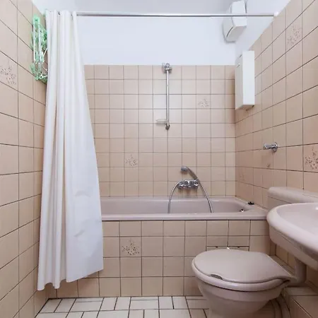 Quiet Flat With Terrace And Garden אסן