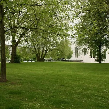 Quiet Flat With Terrace And Garden אסן