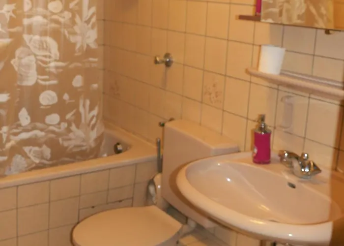 Quiet Flat With Terrace And Garden * Έσσεν